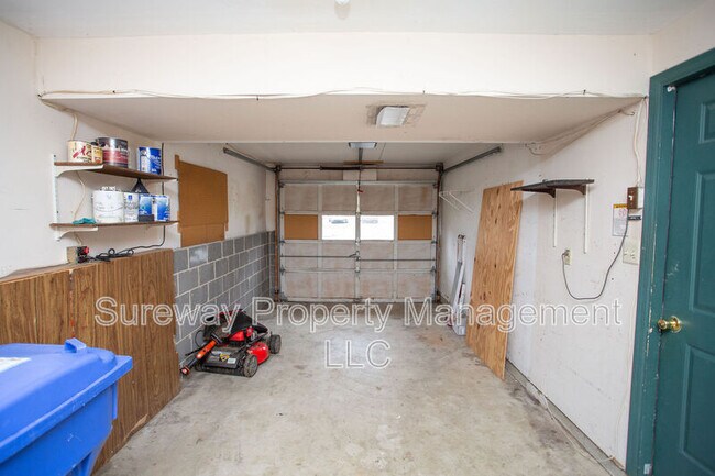Building Photo - 57 Lady Diana Cir