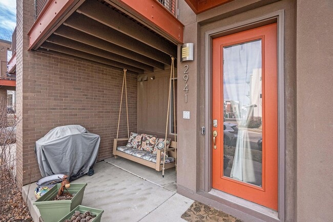 Building Photo - Beautiful Townhouse in Denver's Central Park