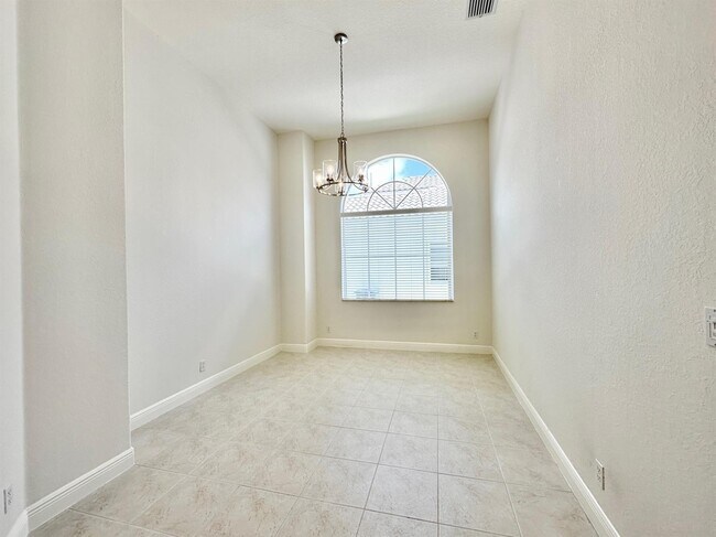 Building Photo - 7404 NW 114th Terrace