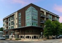 Building Photo - Celia's Court Unit #11