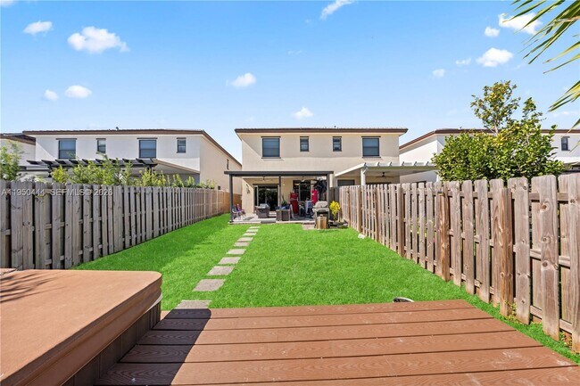 Building Photo - 25557 SW 109th Ave