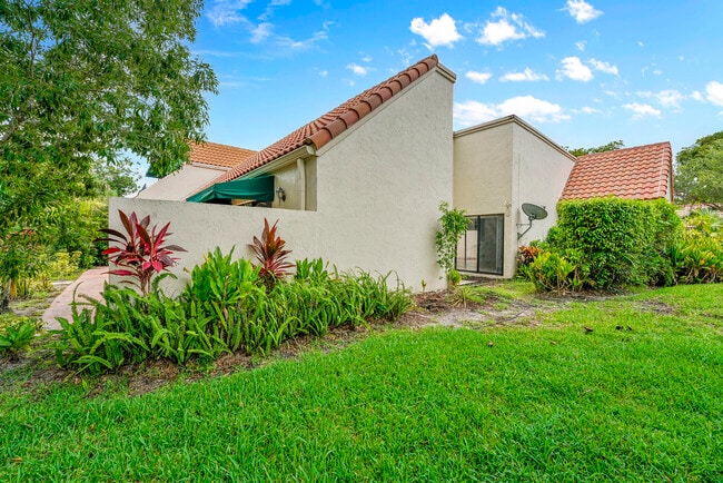 Building Photo - 6565 Las Flores Dr