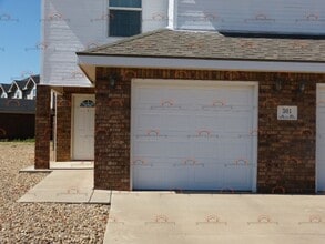 Building Photo - 301 Starlite Dr
