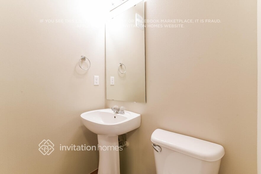 Building Photo - 17729 16th Ave E