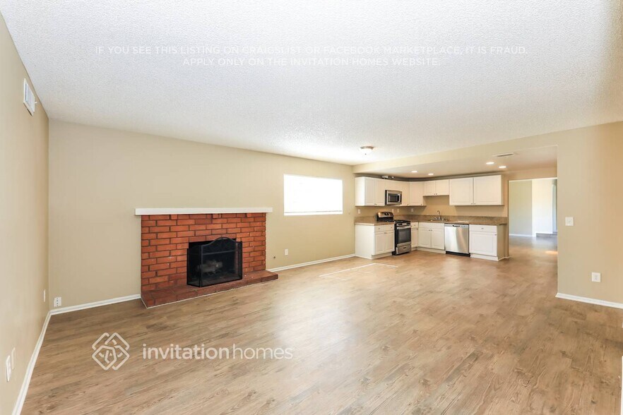Building Photo - 12761 Harlow Ave