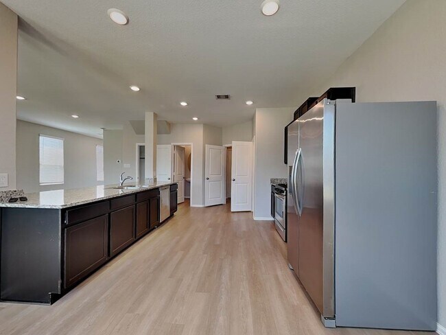 Building Photo - 18718 Charter Elm Dr