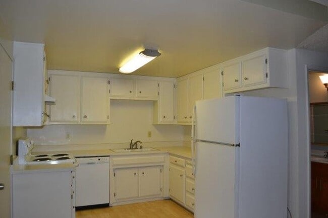 Building Photo - Scripps Drive Duplex