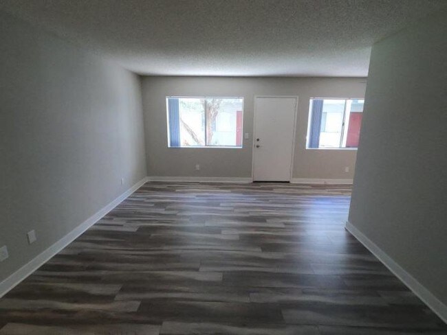 Building Photo - 1 bedroom in Sherman Oaks CA 91411