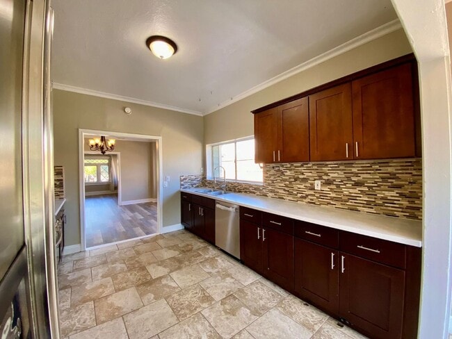 Building Photo - 657 63rd St