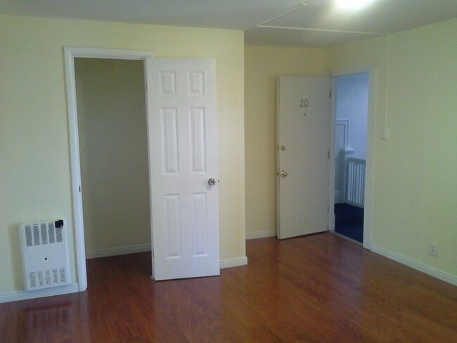 Building Photo - Affordable Downtown Apartment