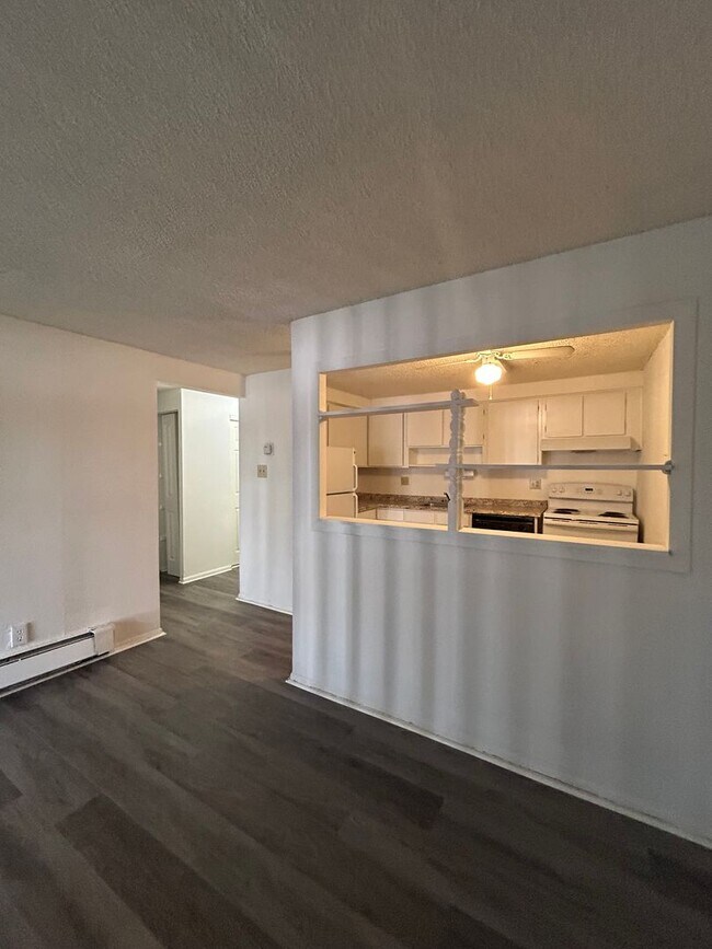 Building Photo - Wonderful 1 BR/1 BA Ground Floor Condo in ...