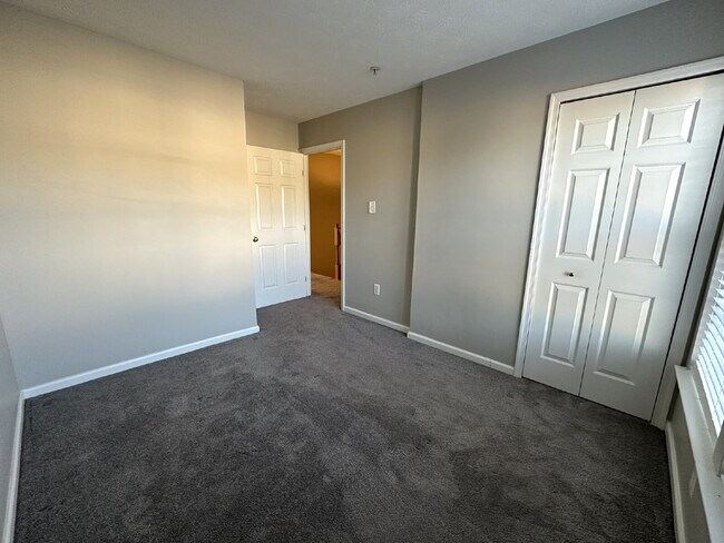 Building Photo - End-Unit Townhome in Owings Mills