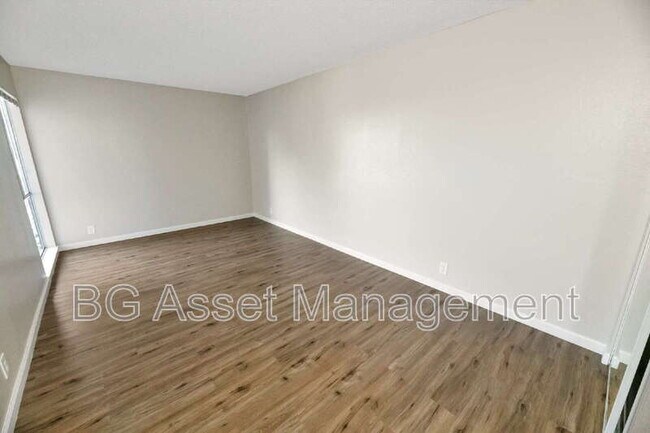 Building Photo - 944 Fletcher Ln