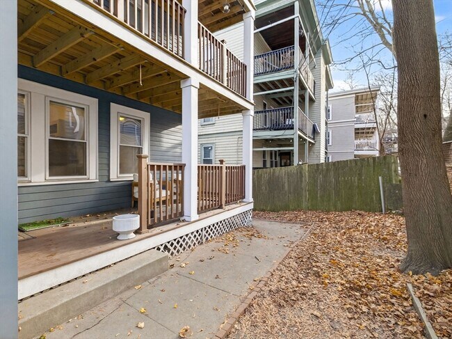 Building Photo - 159 South St