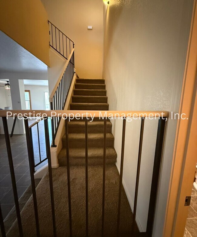 Building Photo - Large Sahuarita home in a cul-de-sac!