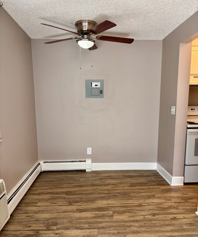 Building Photo - Beautifully Renovated Apartments