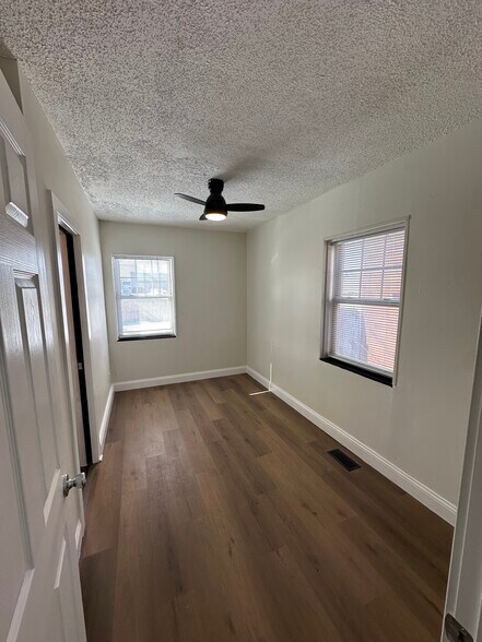 Building Photo - 1403 S Ohio Ave