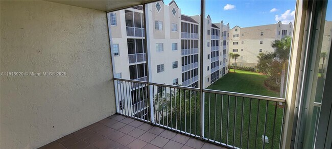 Building Photo - 10710 NW 66th St