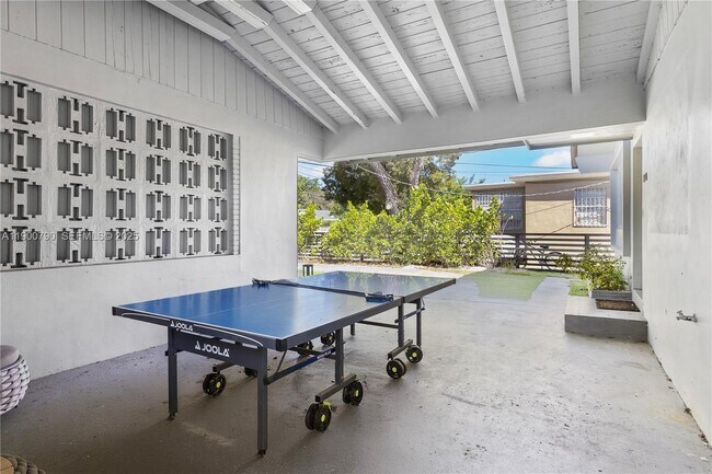 Building Photo - 270 NW 50th St