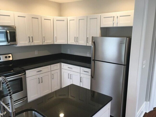 Building Photo - 1131