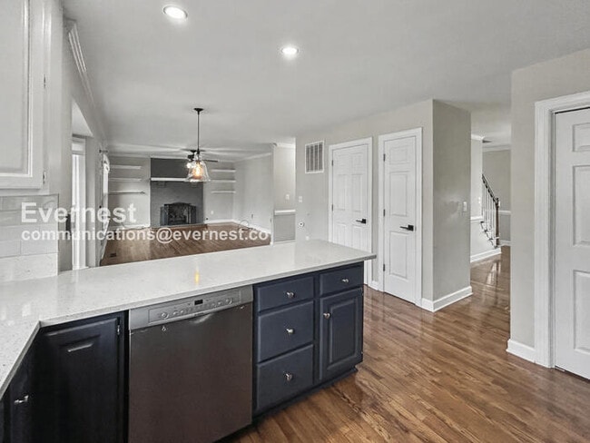 Building Photo - 10401 Bristol Ct