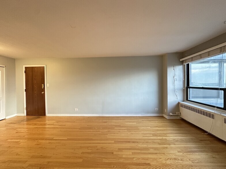 Building Photo - 4180 N Marine Dr