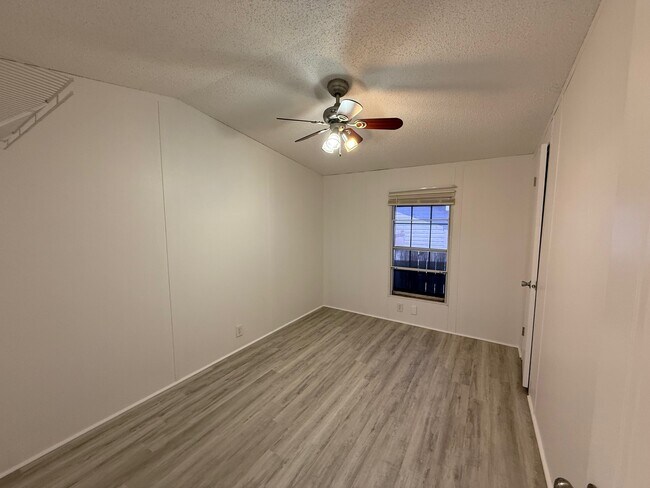 Building Photo - 329 Laureno Pl