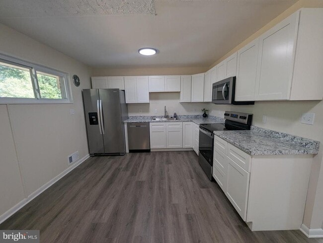 Building Photo - 6327 Willowood Ln