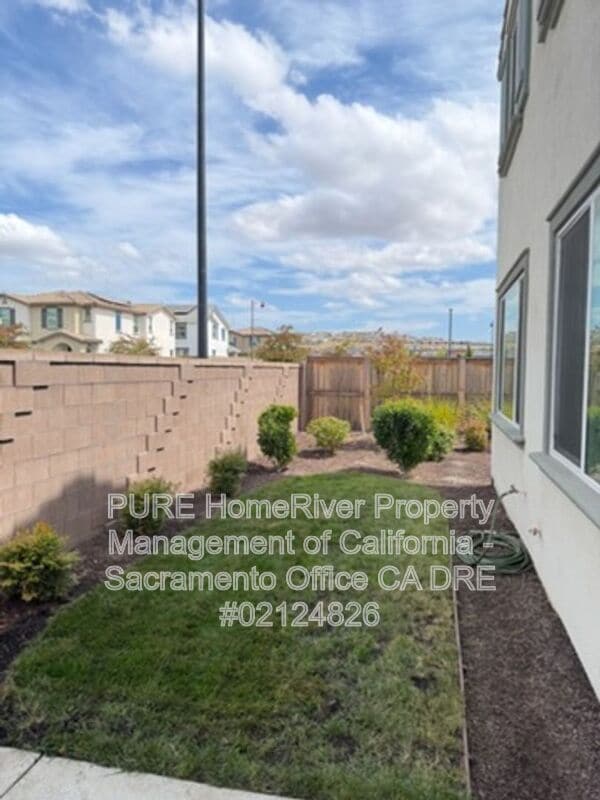 Building Photo - 4460 Tucker Dr