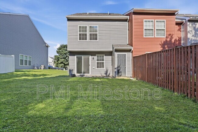 Building Photo - 65 Darien Dr
