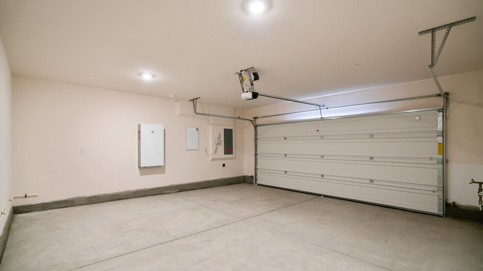 Building Photo - 11265 Skyvista Dr