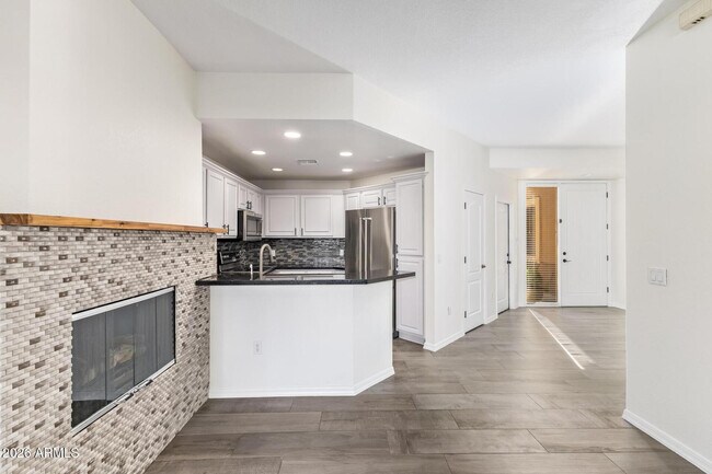 Building Photo - 7887 N 16th St