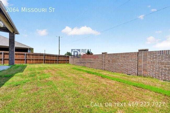 Building Photo - 2064 Missouri St