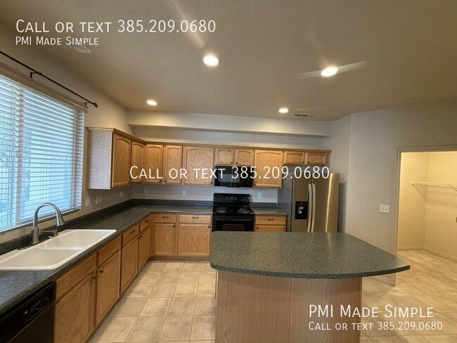 Building Photo - 2954 1310 W