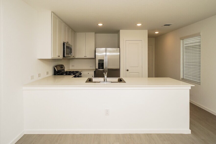 Building Photo - 2215 Burnet Rose