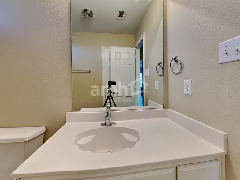 Building Photo - 11932 Brown Fox Dr