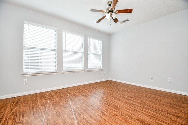 Building Photo - 3019 Red Oak Leaf Trail