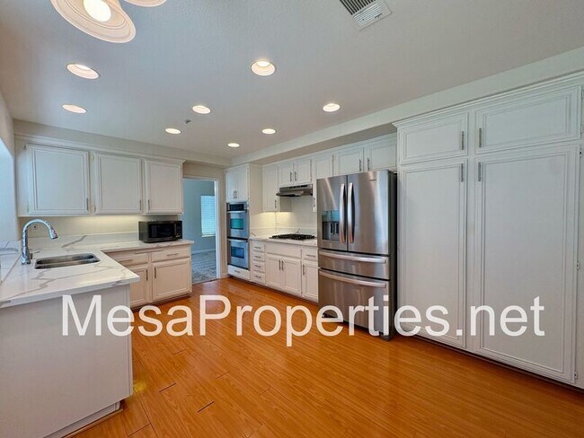 Building Photo - 14095 Bancroft Ct