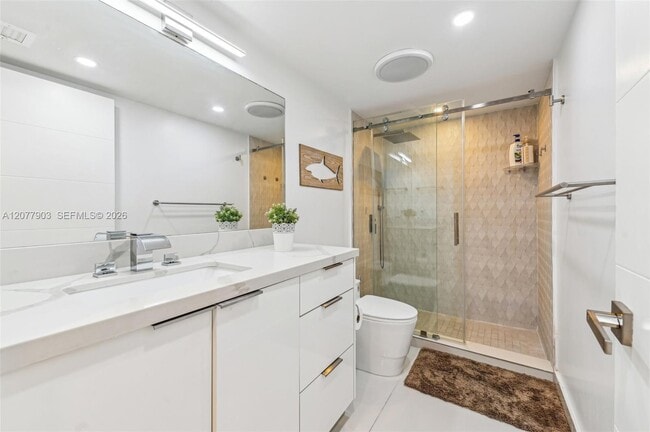 Building Photo - 121 Crandon Blvd