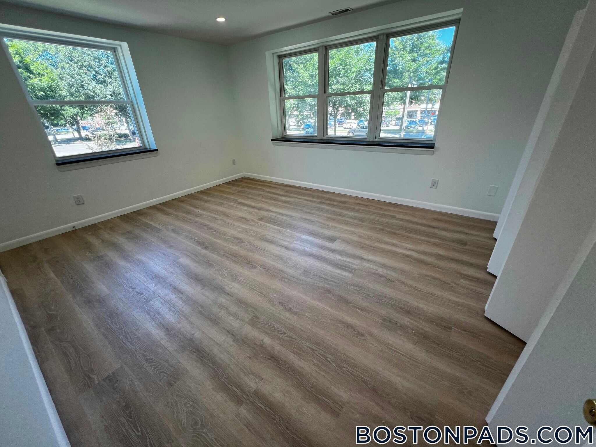 Building Photo - 530 VFW Parkway