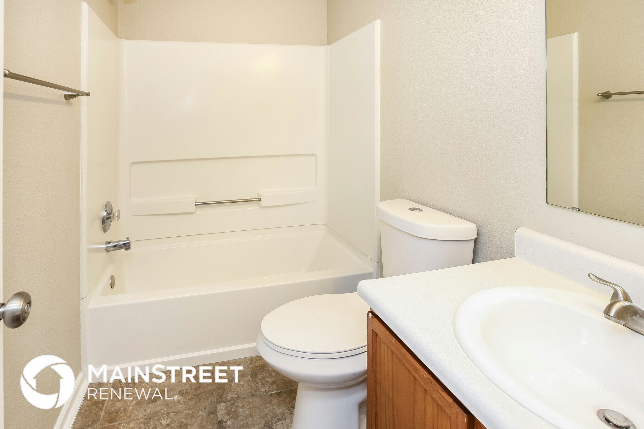 Building Photo - 2242 Collins Way