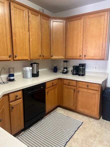 Building Photo - 13 Truth Way