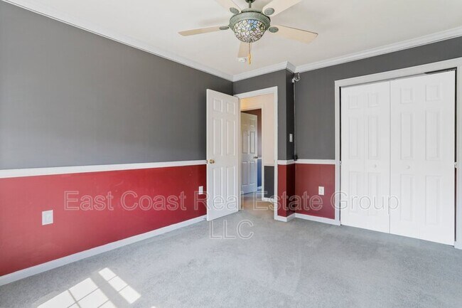 Building Photo - 77 Grassy Meadow Rd