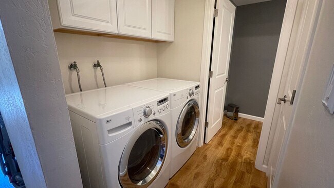 Building Photo - Concord Beautiful remodeled 3 bedroom 2 ba...