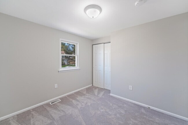 Building Photo - 710 S Washington St