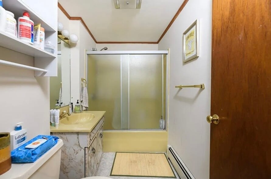 Building Photo - 30 Adrian St