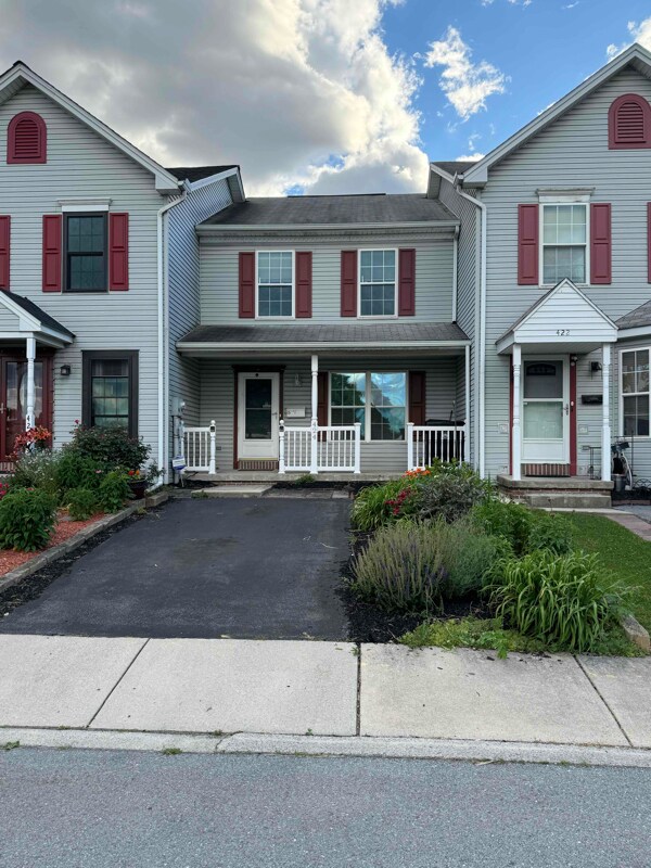 Building Photo - 424 S 25th St