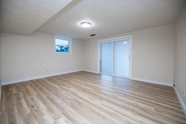 Building Photo - Home in Far North Peoria