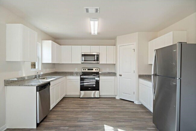 Building Photo - 228 Wild Oak