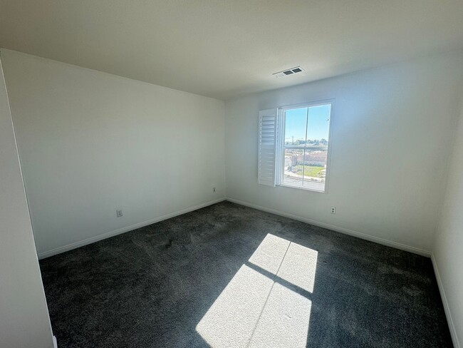 Building Photo - Beautiful Home in Perris